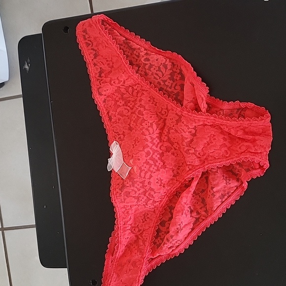Ladies lingerie coral color with white lace, with bottom - Picture 2 of 6